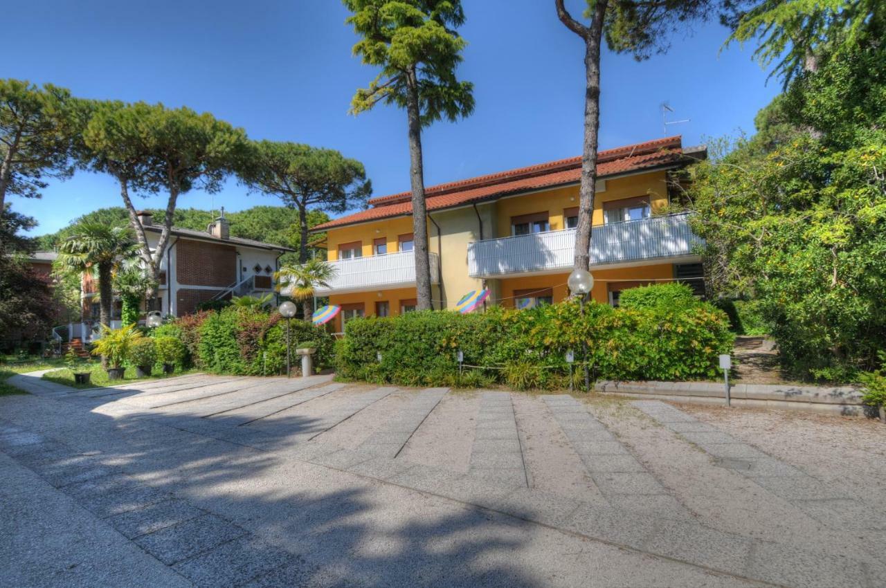 Residence Villa Laura Lignano Sabbiadoro Exterior photo